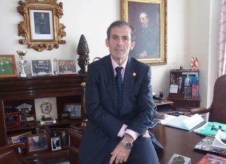 El Colegio de Abogados de Marbella dona ropa para los inmigrantes de Cruz Roja